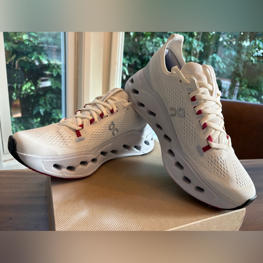 On Running - W’s CloudSurfer Max - 8.5 *NEW* in box